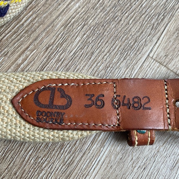 Authentic Dooney & Bourke leather / woven canvas belt . - Picture 5 of 7